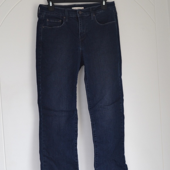 Levis Jeans - Picture 1 of 6